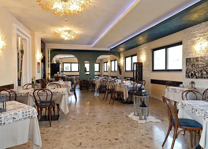 Al Castello فندق بوميتْسْيا
